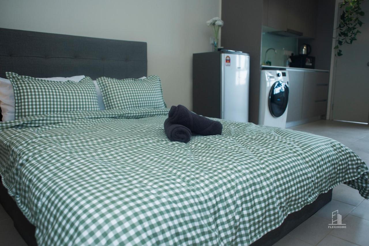 Tamarind Suites Cyberjaya: Work-Friendly Day Stay by Flexihome-MY Exterior photo